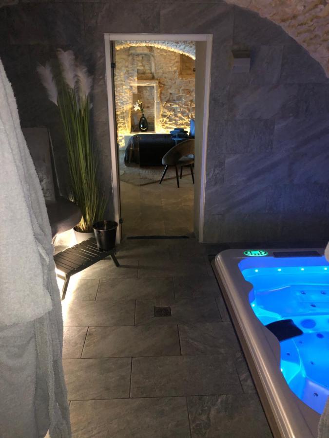 Appartement jaccuzi&spa des caves Stanislas à Nancy Extérieur photo