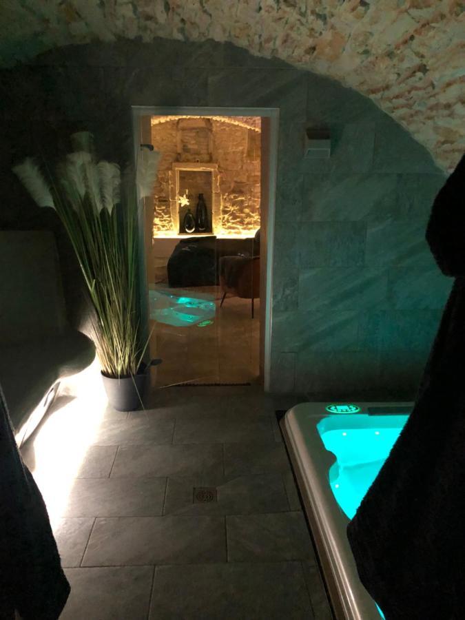 Appartement jaccuzi&spa des caves Stanislas à Nancy Extérieur photo